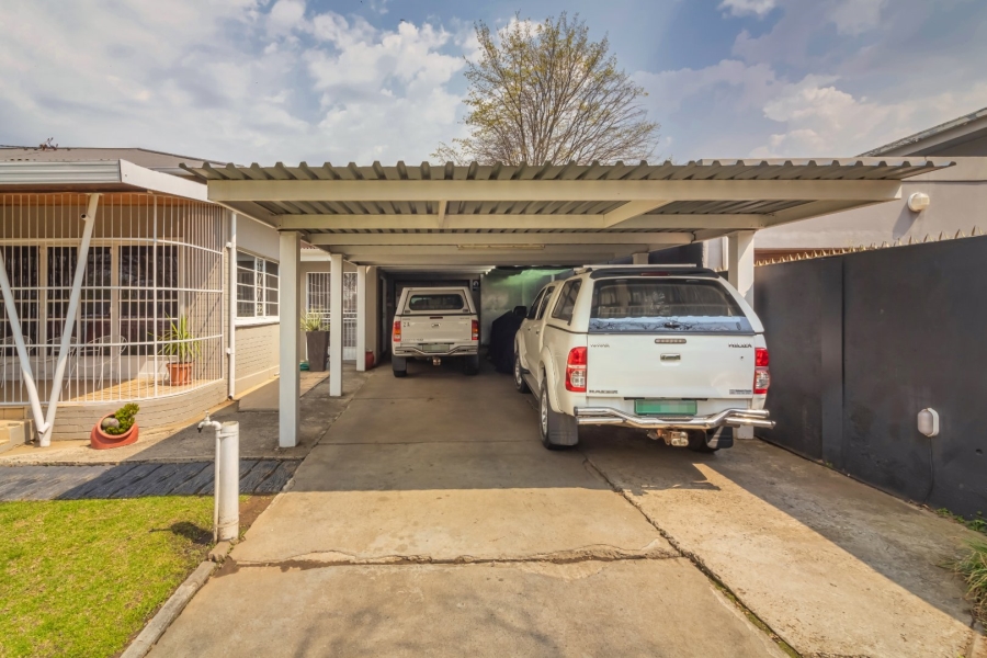 4 Bedroom Property for Sale in Kroonheuwel Free State